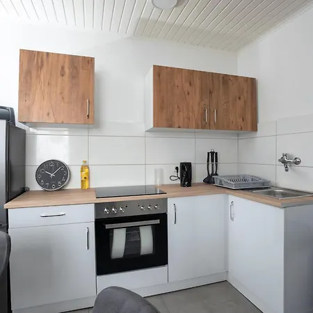 Serviceroom24 - Space In Hoch Wlan - Smart-tv - 24-7 Check-in Und Kueche