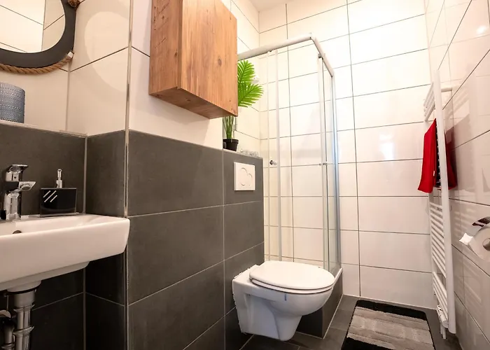 Serviceroom24 - Space In Hoch Wlan - Smart-tv - 24-7 Check-in Und Kueche